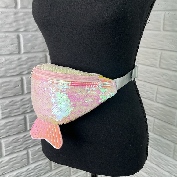 Bundle of 3 Justice Ombré Scarf Sequin Mermaid Belt Bag Sequin Pom Knit Hat NWOT - Picture 7 of 16